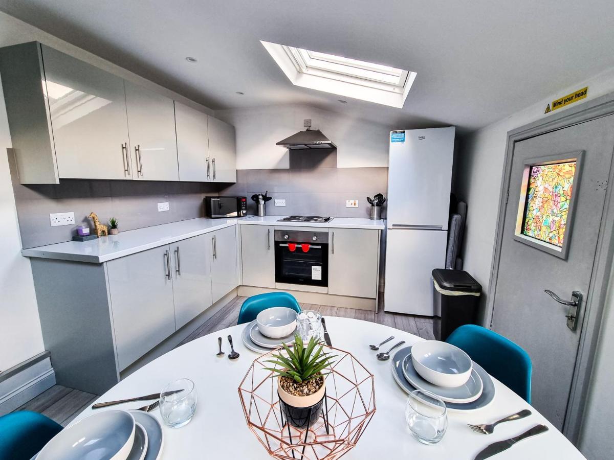 Newly Refurbished Flat In Central Cheltenham With Parking Екстер'єр фото