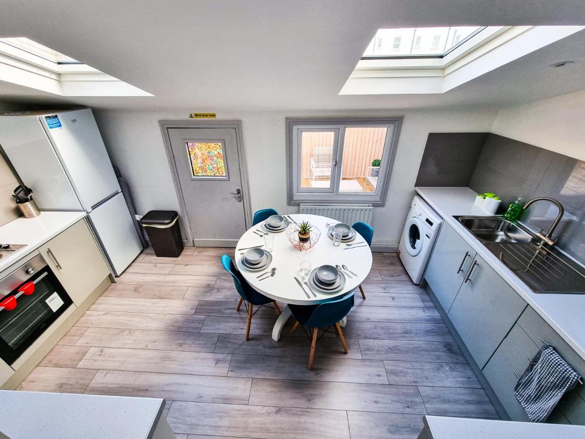 Newly Refurbished Flat In Central Cheltenham With Parking Екстер'єр фото